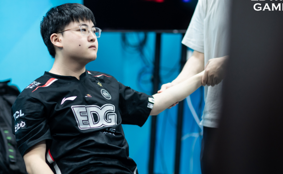 包含Uzi重返赛场,爆冷首场状态出色,TL观众沸腾!热度持续攀升的词条 包含Uzi重返赛场,爆冷首场状态出色,TL观众沸腾!热度持续攀升的词条